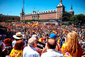 Clamor masivo en Madrid para exigir la salida de Sánchez por “una corrupción sin precedentes”