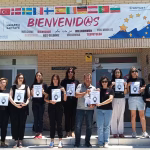 El profesorado de Villena se viste de negro en defensa de la educación pública
