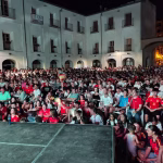 El Ayuntamiento de Villena instala una pantalla gigante en la Plaza de Santiago para vivir la final del Mundial