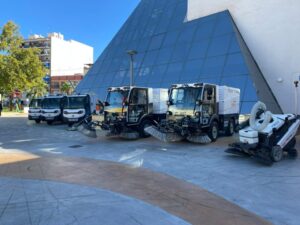 Villena renueva y amplía la flota de limpieza urbana